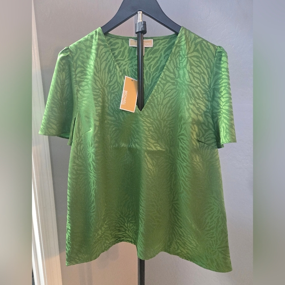 Michael Kors Tops - Michael Kors Green V-Neck Short Sleeve Blouse Size L NWT